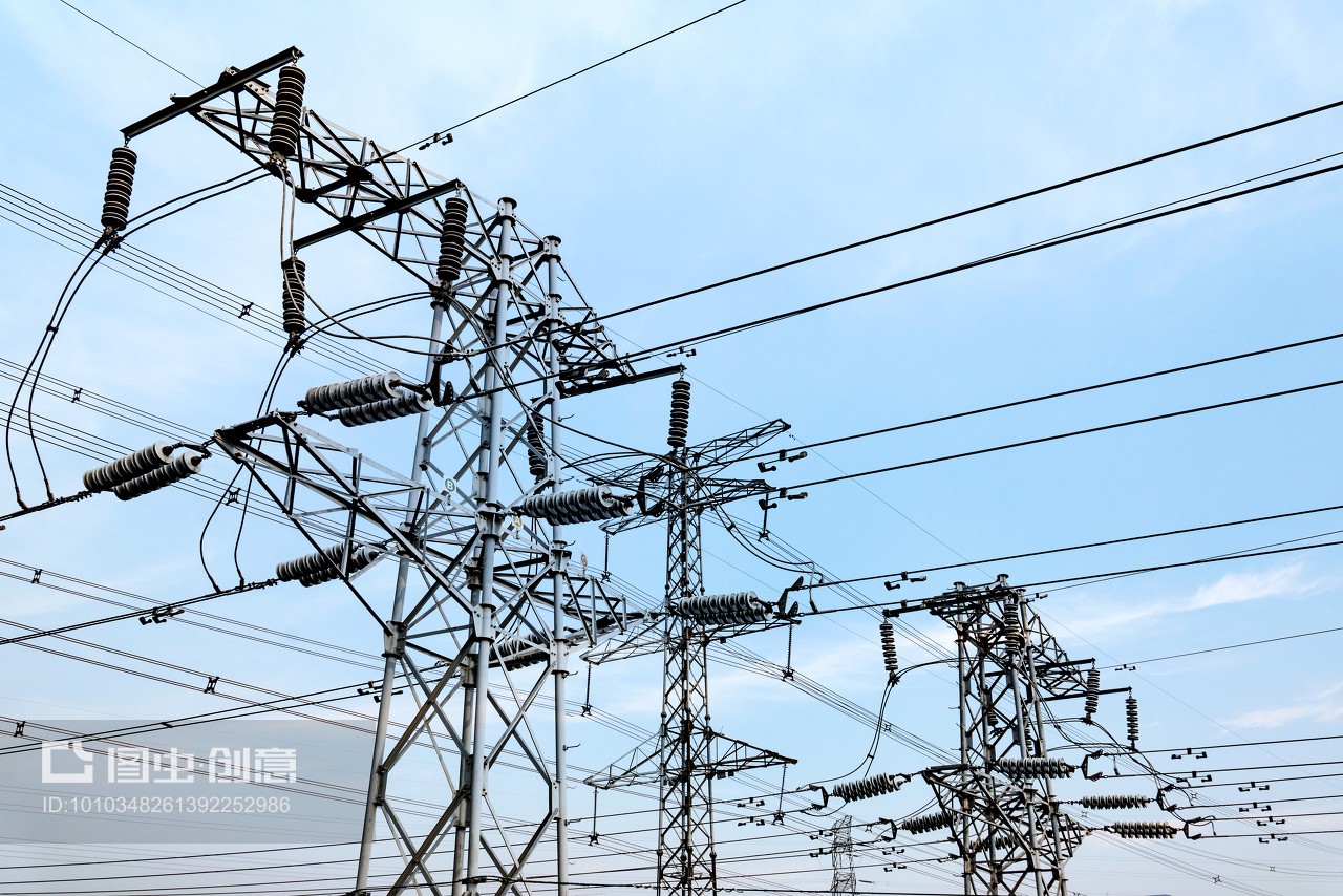 变电站高压铁塔的电气特性与安全考量