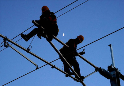 济青高铁电气化施工进入关键攻坚阶段，为全线开通奠定坚实基础